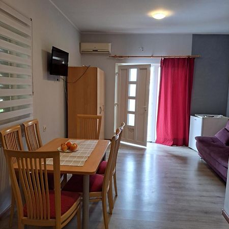 Sobe Apartmani Svitlana Сукошан Экстерьер фото